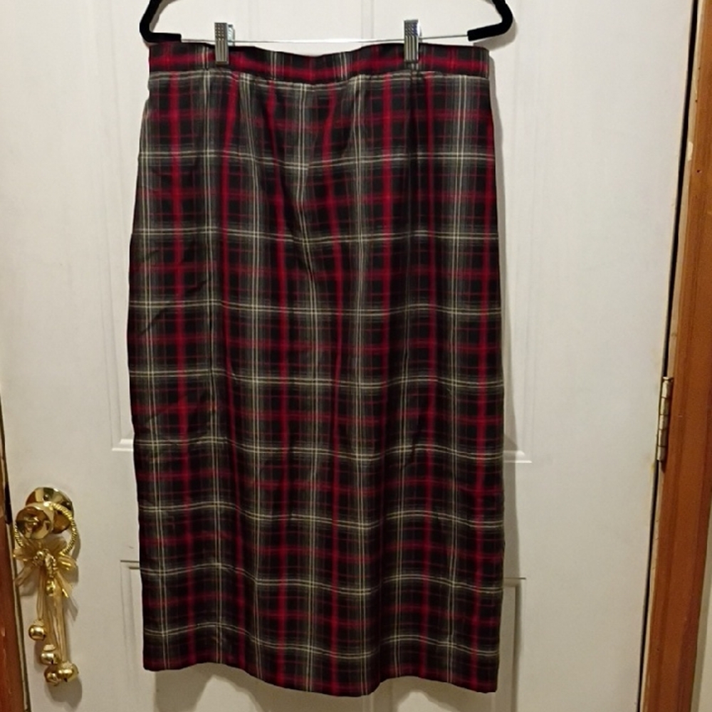 Sag Harbor Red and Black Plaid Pencil Skirt